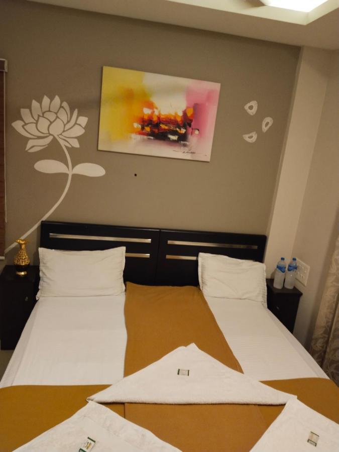 Hotel Metro Residency à Kochi Extérieur photo