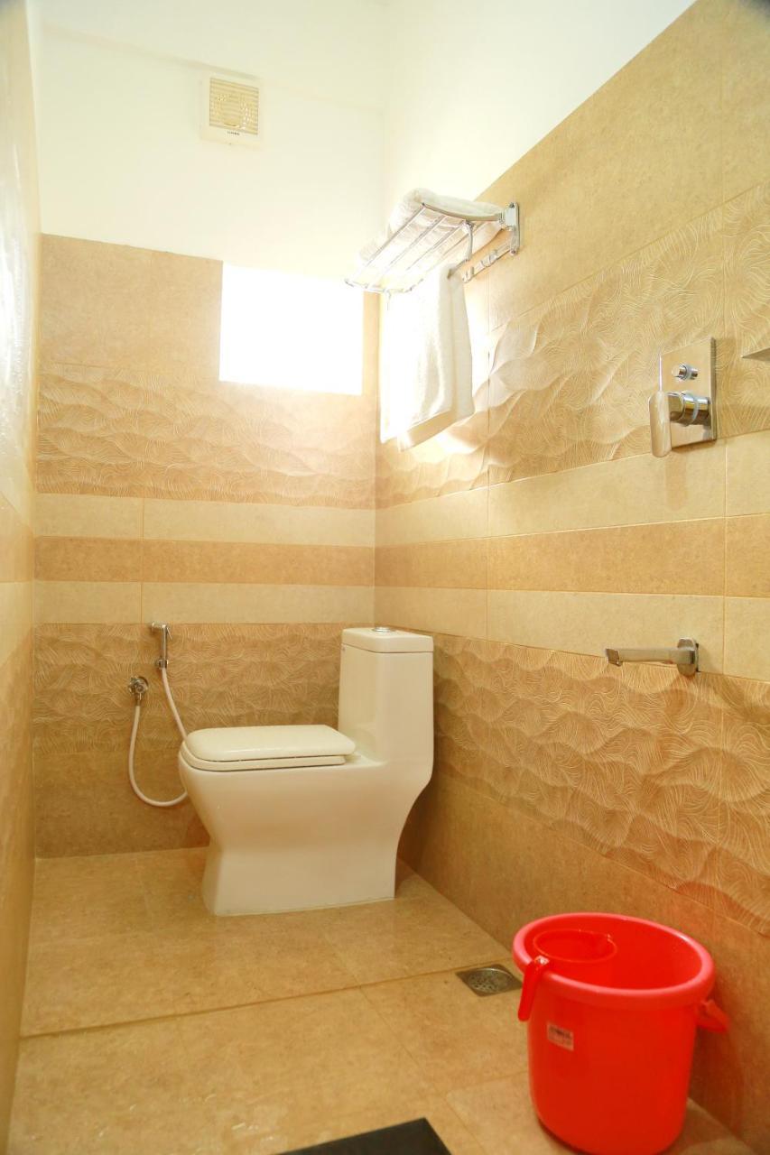 Hotel Metro Residency à Kochi Extérieur photo