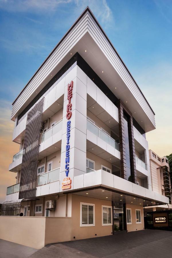 Hotel Metro Residency à Kochi Extérieur photo