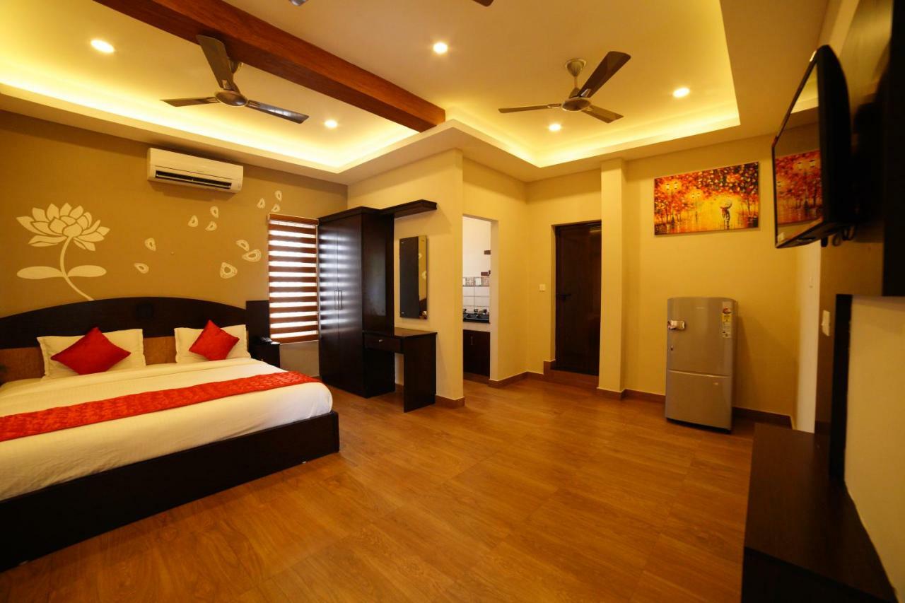 Hotel Metro Residency à Kochi Extérieur photo