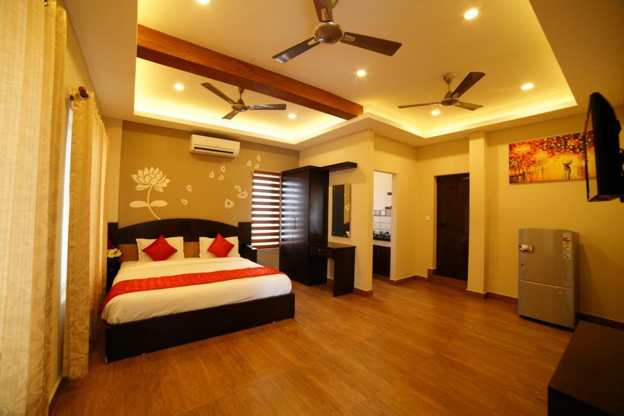Hotel Metro Residency à Kochi Extérieur photo